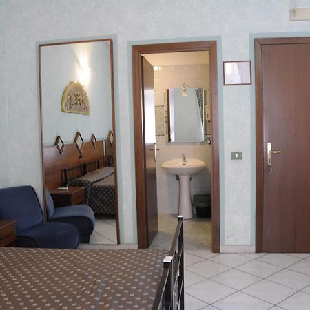Hotel Farini Roma Phòng bức ảnh