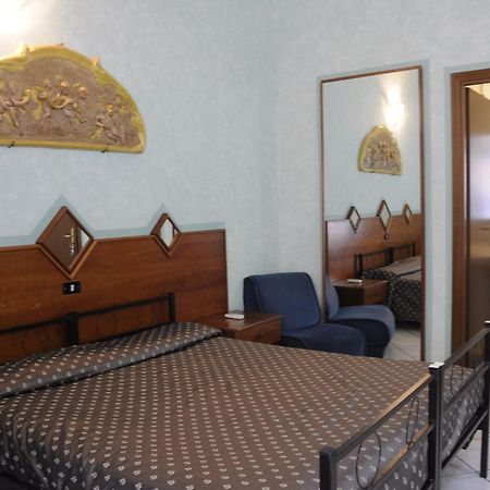 Hotel Farini Roma Phòng bức ảnh