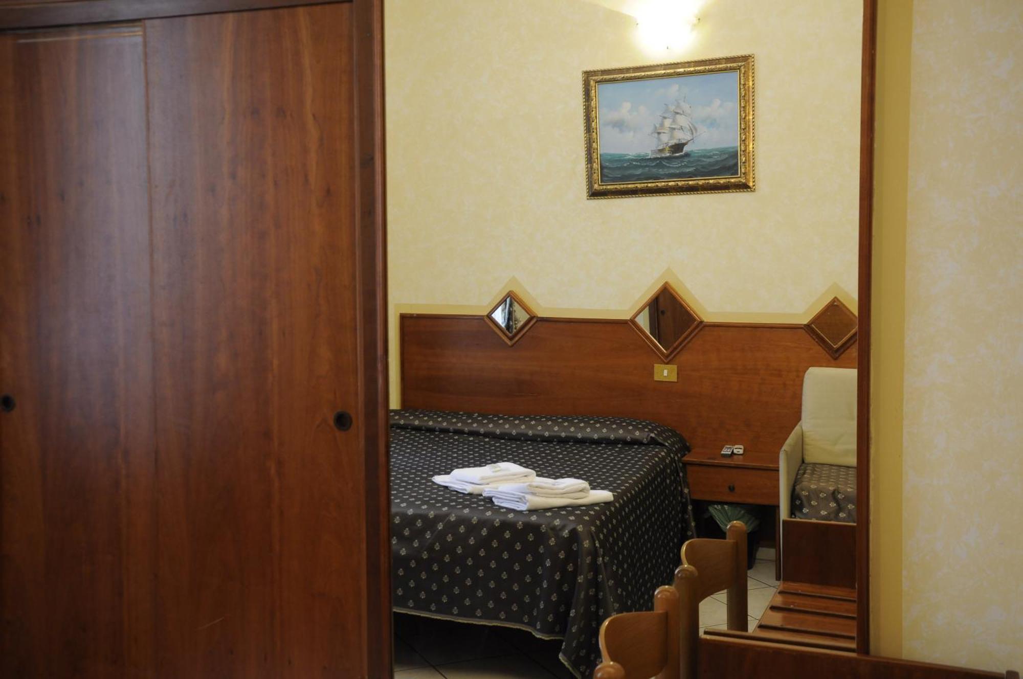 Hotel Farini Roma Phòng bức ảnh