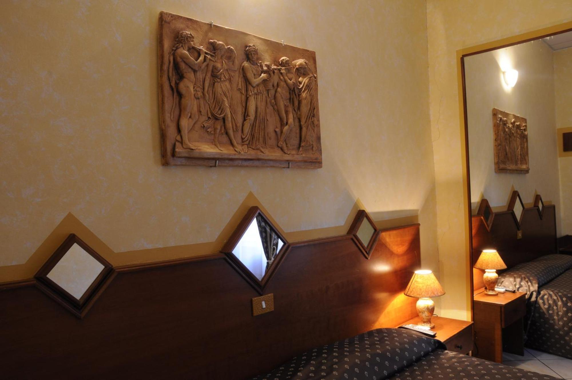 Hotel Farini Roma Phòng bức ảnh